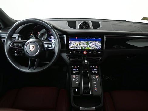 Used 2026 Porsche Macan AWD/4WD image 16