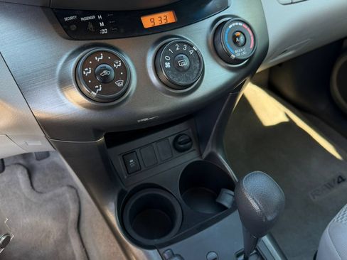 Used 2012 Toyota RAV4 FWD w/ Upgrade Value Pkg image 16