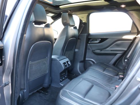 Used 2019 Jaguar F-PACE S image 37