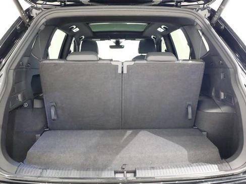 Used 2024 Volkswagen Tiguan SE R-Line image 31