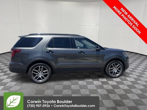 Used 2017 Ford Explorer Sport AWD/4WD image 9