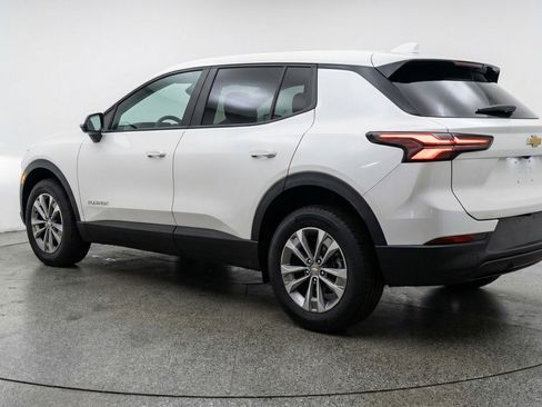 Used 2025 Chevrolet Equinox LT FWD image 6