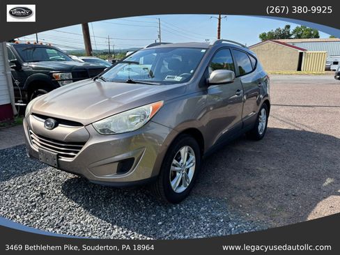 Used 2010 Hyundai Tucson GLS FWD image 1