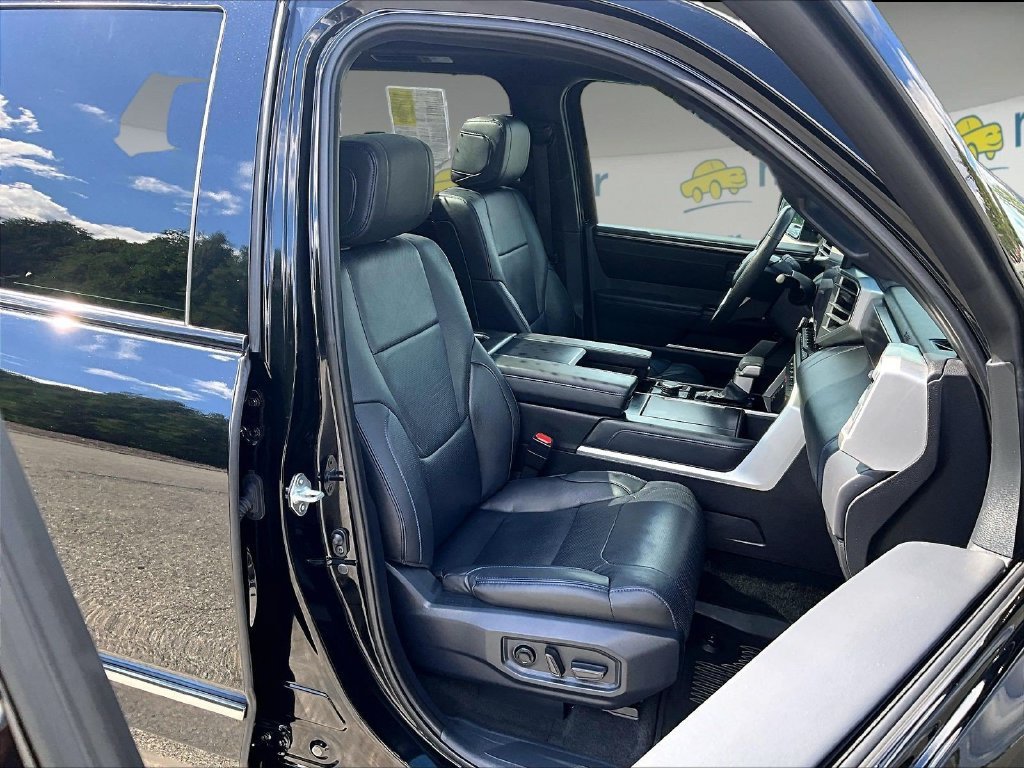 Used 2025 Toyota Sequoia Platinum AWD/4WD image 11