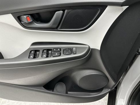 Used 2022 Hyundai Kona SEL AWD/4WD image 13