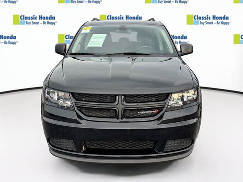 Used 2020 Dodge Journey SE w/ SE Popular Equipment Group FWD image 2