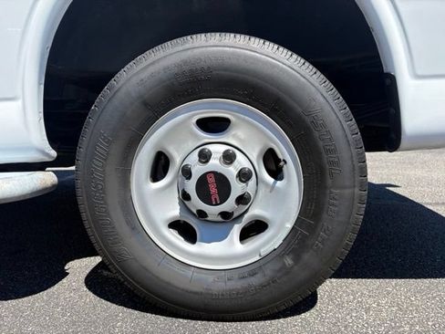 Used 2024 GMC Savana 2500 w/ Driver Convenience Package RWD image 20