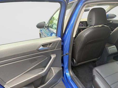 Used 2023 Volkswagen Jetta SE FWD image 14