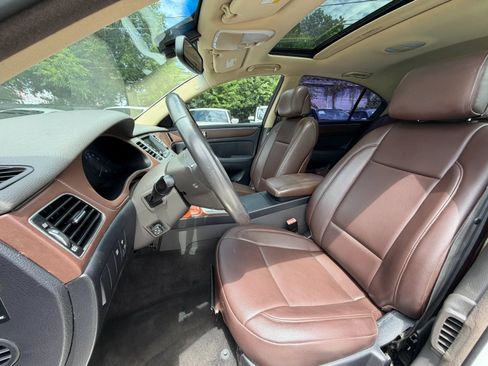 Used 2013 Hyundai Genesis 3.8 w/ Premium Pkg RWD image 19