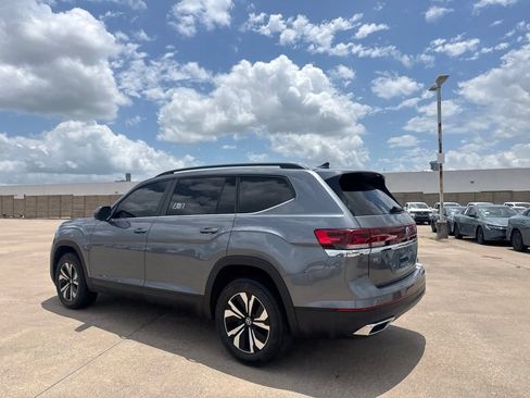 Used 2024 Volkswagen Atlas SE FWD image 15