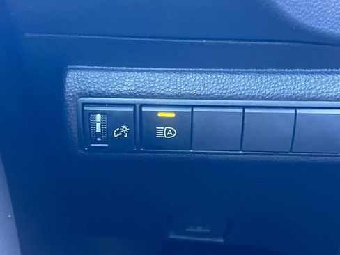 Used 2024 Toyota Corolla SE w/ SE Premium Package image 30