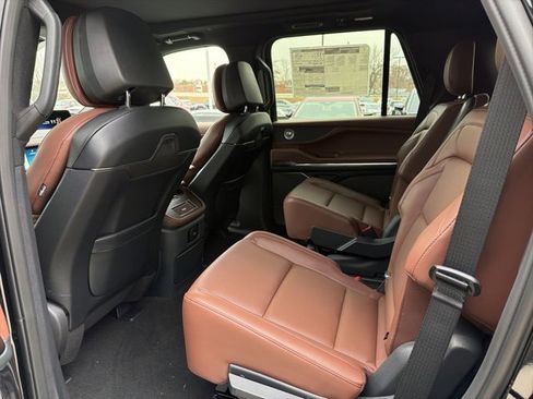 New 2025 Lincoln Navigator Reserve image 7