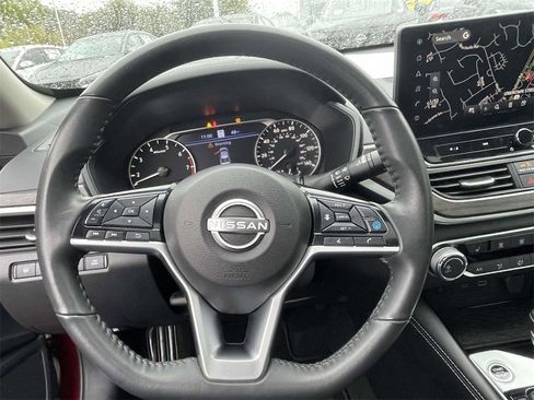 Used 2024 Nissan Altima 2.5 SV w/ SV Premium Package image 18