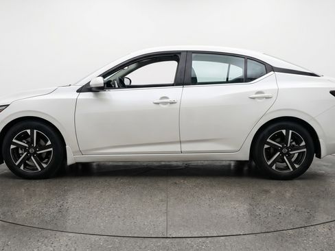 Used 2025 Nissan Sentra SV image 5