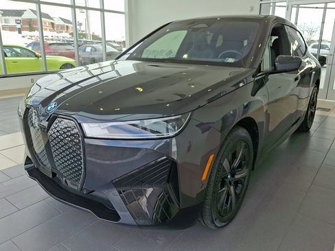 Certified 2025 BMW iX xDrive50 w/ Premium Package image 3
