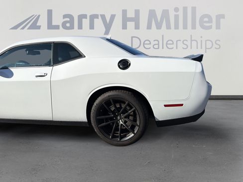 Used 2022 Dodge Challenger R/T w/ Plus Package image 13