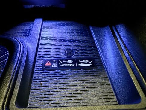 Used 2025 Cadillac CT5 V w/ Technology Package image 41