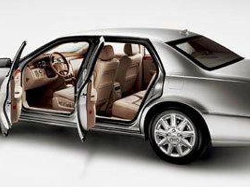 Used 2011 Cadillac DTS Premium image 1