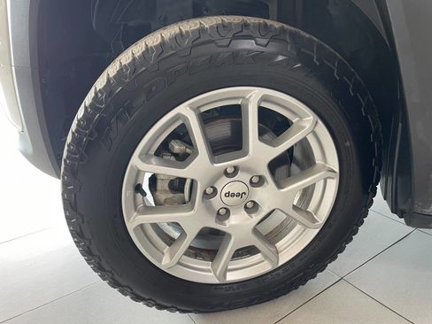 Used 2023 Jeep Renegade Latitude w/ Premium Group image 12