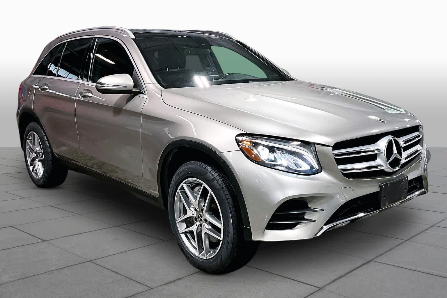 Used 2019 Mercedes-Benz GLC 300 4MATIC image 3