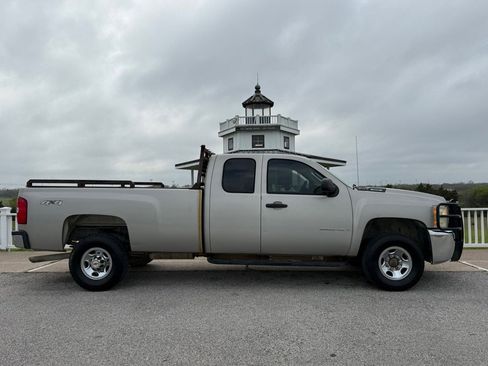 Used 2007 Chevrolet Silverado 2500 W/T w/ LS Package image 4