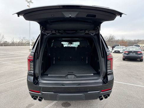 Used 2025 Chevrolet Suburban RST w/ Sun And Tow Package image 21