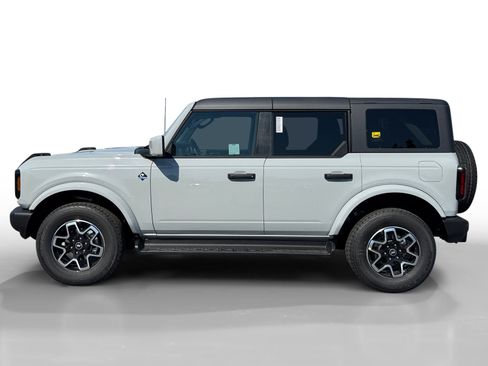 New 2026 Ford Bronco Outer Banks AWD/4WD image 2