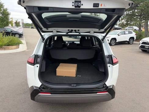 Used 2026 Toyota RAV4 SE w/ Convenience Package AWD/4WD image 18