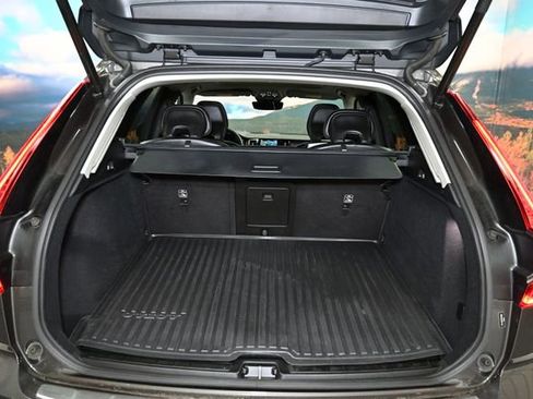 Used 2024 Volvo XC60 B5 Core AWD/4WD image 59