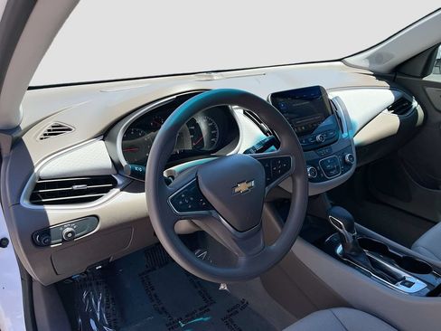 Used 2024 Chevrolet Malibu LS FWD image 9