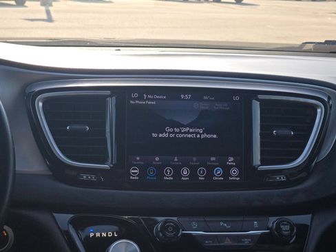 Used 2018 Chrysler Pacifica Touring Plus w/ S Appearance Package FWD image 15