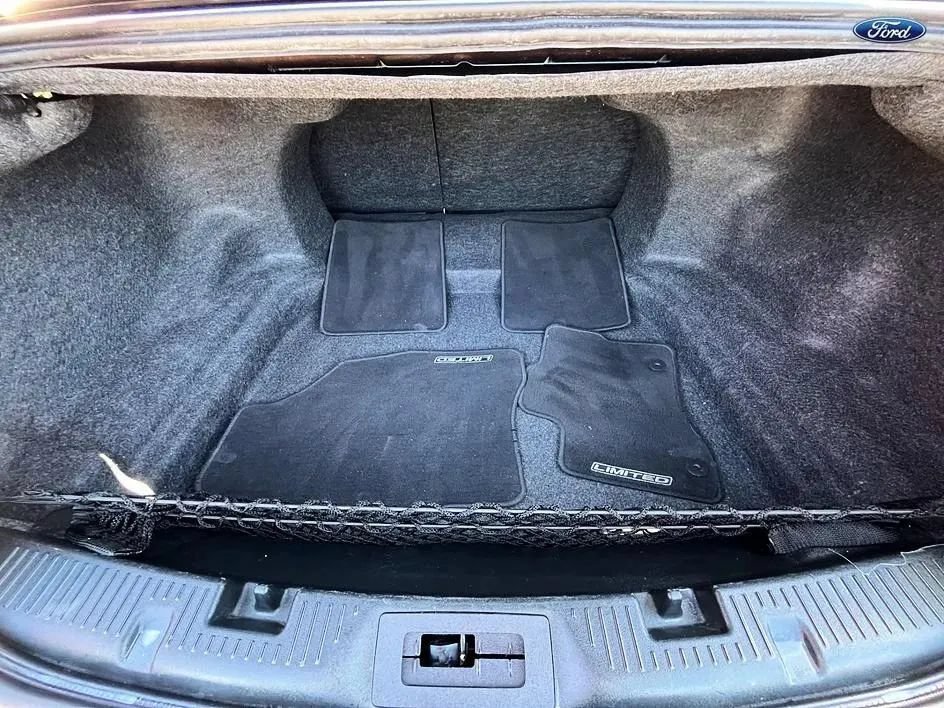 Used 2013 Ford Taurus Limited FWD image 17