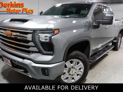 Used 2024 Chevrolet Silverado 3500 High Country w/ High Country Premium Package AWD/4WD image 1