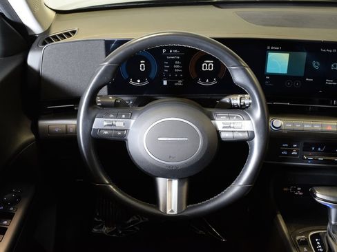 Used 2025 Hyundai Kona SEL AWD/4WD image 17