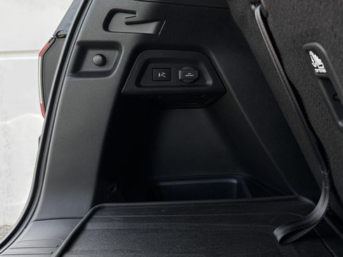 Used 2025 Honda Pilot Black Edition image 36