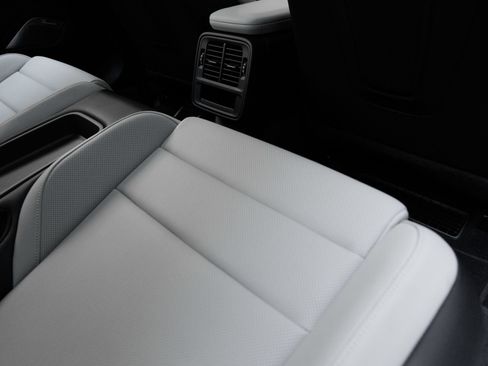 Certified 2023 Porsche Taycan 4S AWD/4WD image 30