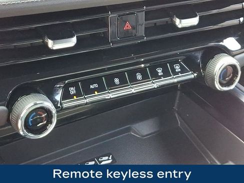 Used 2025 Chevrolet Tahoe Z71 AWD/4WD image 14