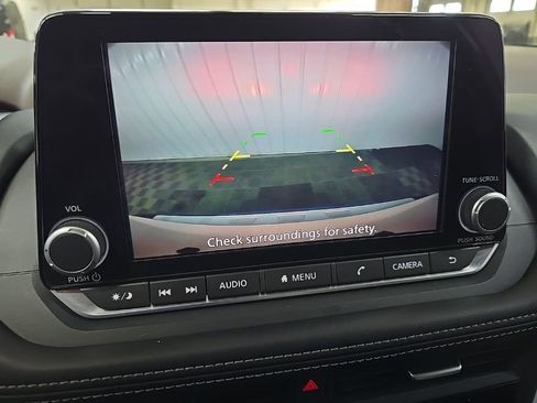 Used 2023 Nissan Rogue SV image 23