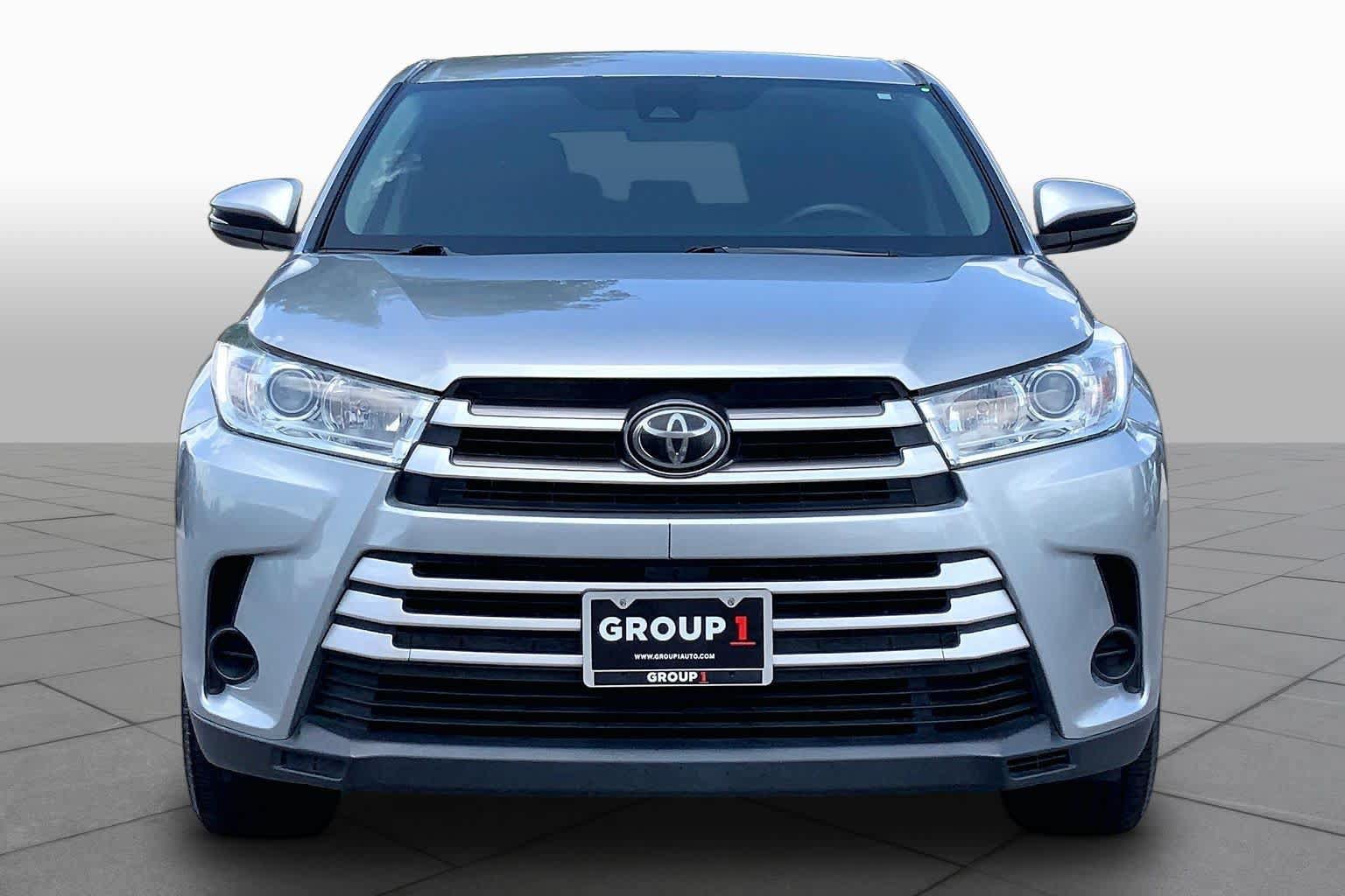 Used 2017 Toyota Highlander LE FWD image 4