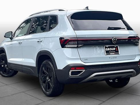 New 2026 Volkswagen Taos SE FWD image 12