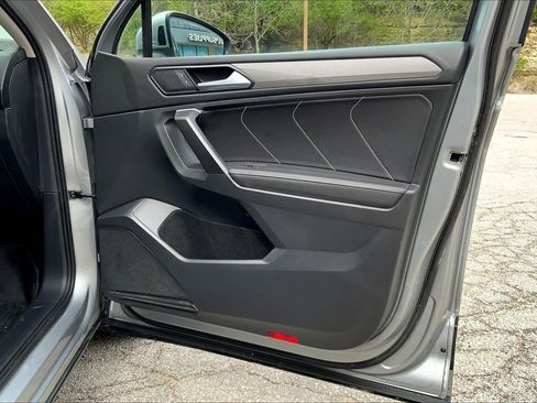 Used 2023 Volkswagen Tiguan SE image 26