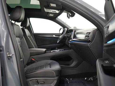 Used 2024 Volkswagen Atlas Cross Sport SEL R-Line AWD/4WD image 9