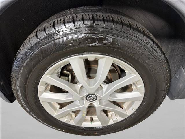Used 2017 Nissan Rogue SV FWD image 17