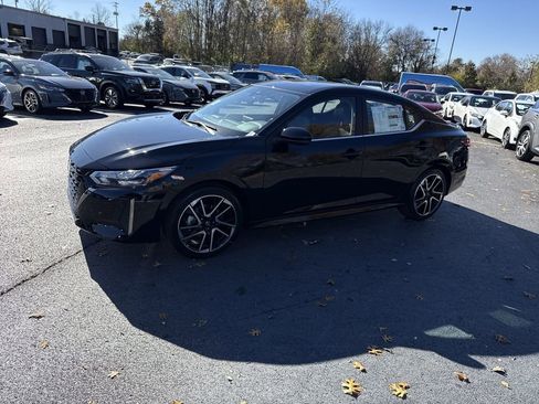 New 2025 Nissan Sentra SR w/ SR Premium Package FWD image 7