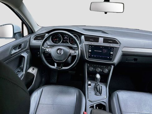 Used 2018 Volkswagen Tiguan SEL FWD image 18