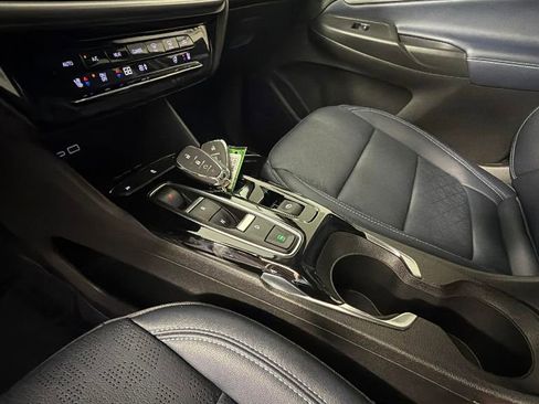 Certified 2023 Chevrolet Bolt EUV Premier FWD image 23