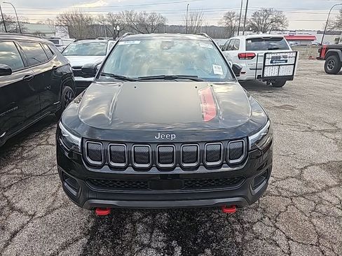 Used 2022 Jeep Compass Trailhawk w/ Trailhawk Elite Group image 2