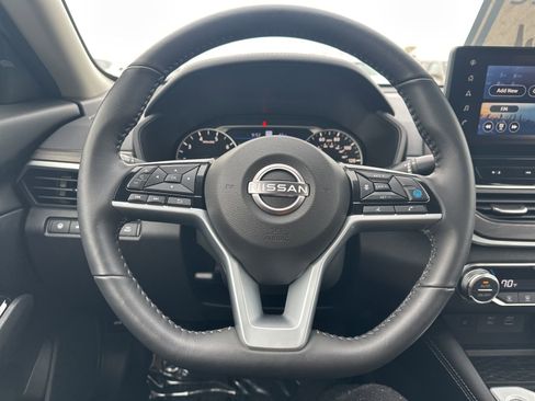 Used 2025 Nissan Altima 2.5 SL image 13