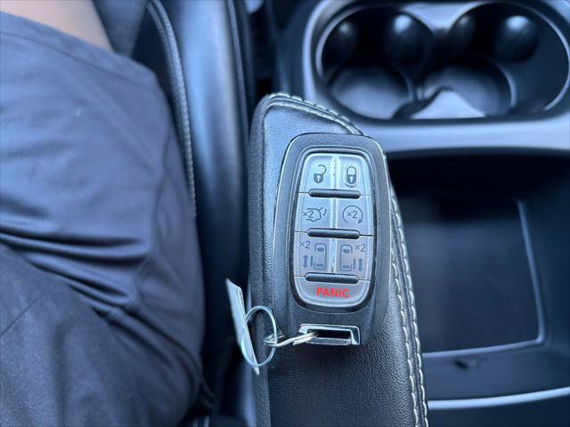 Certified 2025 Chrysler Pacifica Select AWD/4WD image 27