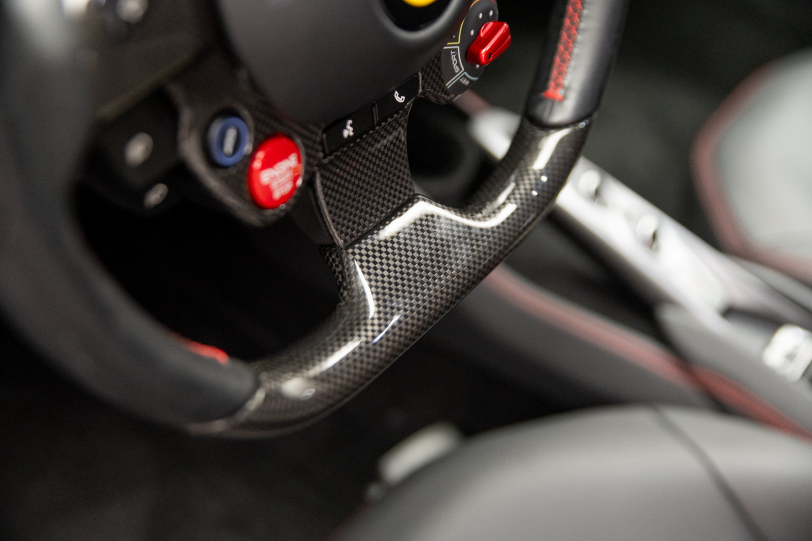 Used 2022 Ferrari F8 Tributo RWD image 21